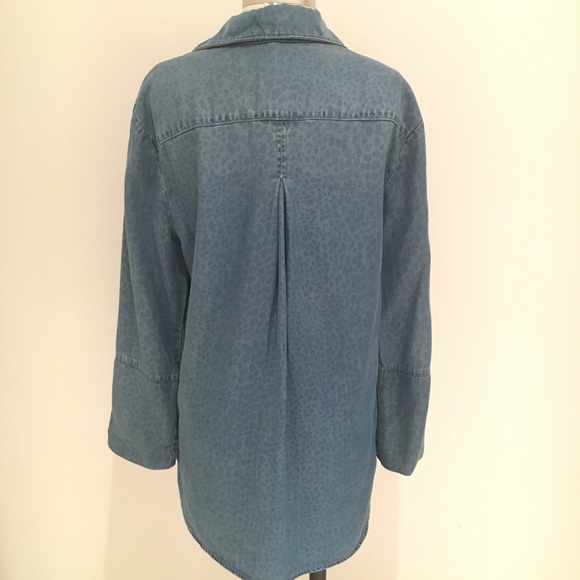 Bella Dahl Blue Cheetah Chambray Button Down - Picture 6 of 8